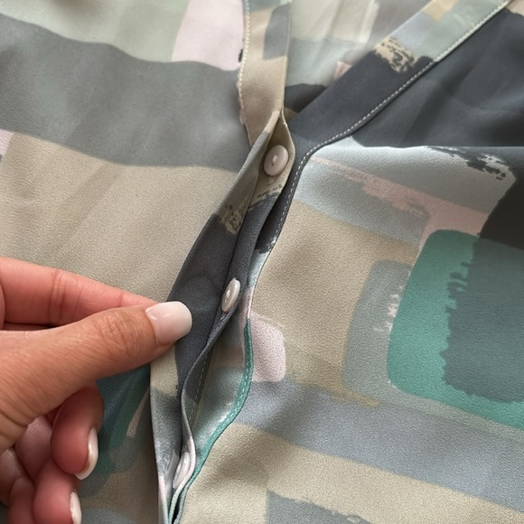 NYDJ Patterned Sleeveless Top - Green and Gray size medium - Picture 7 of 7